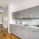 Shortstaypoland Plac Mirowski Apartamento Varsóvia