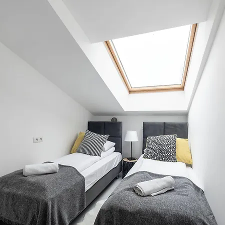 Shortstaypoland Plac Mirowski