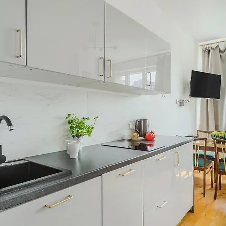 Shortstaypoland Plac Mirowski ワルシャワ